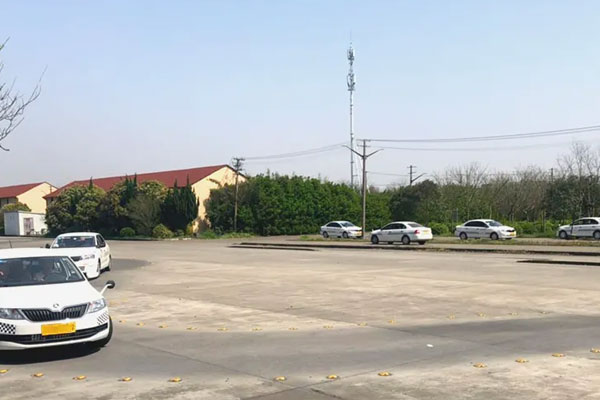 b2报名电话